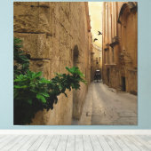 Mittelalterliche schmale Straße große Gebäude und  Leinwanddruck (Insitu (Holzboden))