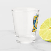 mittelalterlicher blorbeleuchteter Buchstabe G Mon Schnapsglas (Links)