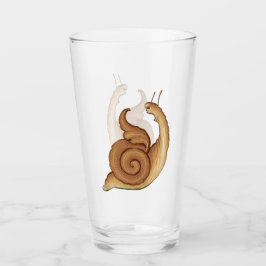 Mittelalterlicher Glasbecher mit schreiender Schne Glas