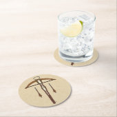 Mittelalterlicher Kreuzbogen mit Bolzen Runder Pappuntersetzer (Vor Ort)