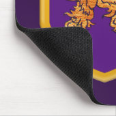 Mittelalterlicher Löwe auf lila Schild Mousepad (Ecke)