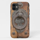 Mittelalterlicher Metallknacker an der alten Holzt Case-Mate iPhone Hülle (Rückseite)