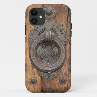 Mittelalterlicher Metallknacker an der alten Holzt Case-Mate iPhone Hülle