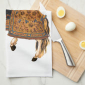 Mittelalterlicher Ritter im Rüstzeug auf Pferd Geschirrtuch (Viertel Falte)