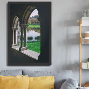 Mittelalterliches gotisches Kloster am See Fotodruck