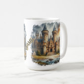 Mittelalterliches Schloss bei Sonnenuntergang mit  Kaffeetasse (VorderseiteRechts)