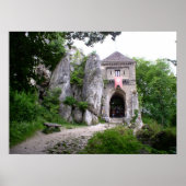 Mittelalterliches Strongold am Felsen Poster (Vorne)