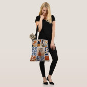Mittelmeer Boho-Fliesenmuster Tasche (Am Model)
