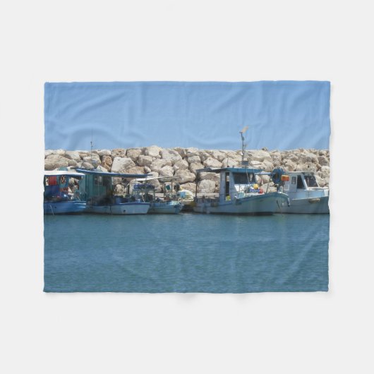 Mittelmeer-Fischerboote in Blaumeer-Design Fleecedecke (Vorderseite (Horizontal))
