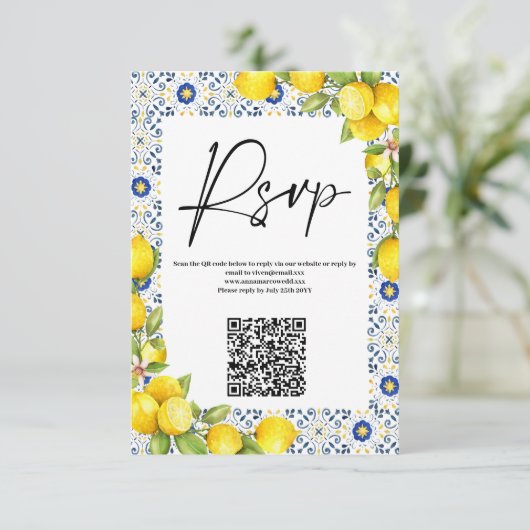 Mittelmeerlemon und Tiles Wedding QR Code RSVP Karte (Stehend Vorderseite)