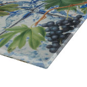 Mittelmeersommerfrucht und blaues weißes Mosaik Schneidebrett (Ecke)