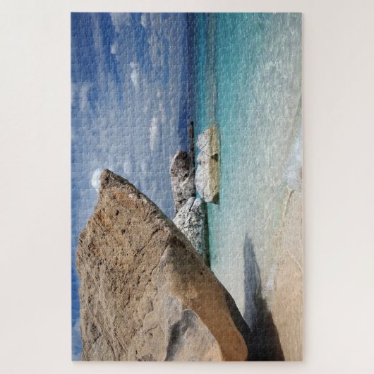 Mittelmeerstrand mit großen Felsen auf Sardinien Puzzle (Vertikal)
