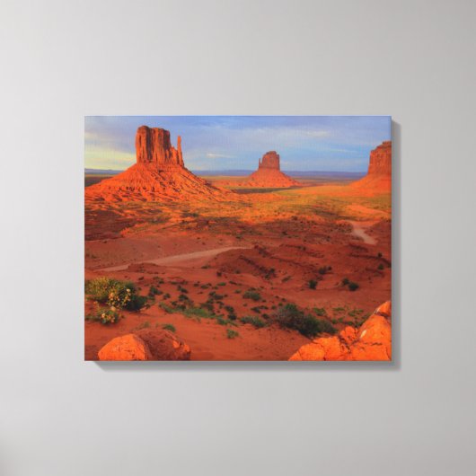 Mitten, Monumental, AZ Leinwanddruck (Vorderseite)