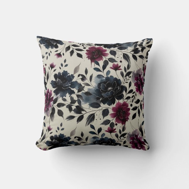 Mitternacht Blue Burgundy Inky Floral Almond Beige Kissen (Vorderseite)