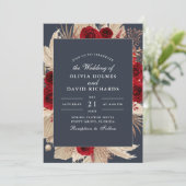 Mitternacht Blue Burgundy Rose Einladung Hochzeit (Stehend Vorderseite)