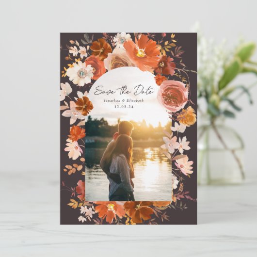 Mitternacht Burnt Orange Floral Wedding Arch Foto Save The Date (Stehend Vorderseite)