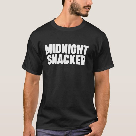 MITTERNACHTLICHER SNACKER T-Shirt (Vorderseite)