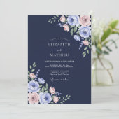 Mitternachts-Blush-Ranunculus-Eukalyptus-Hochzeit Einladung (Stehend Vorderseite)