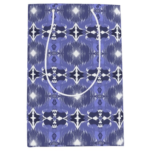 Mitternachts-Indigo-Kaleidoskop Mittlere Geschenktüte (Vorderseite)