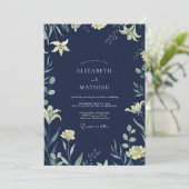Mitternachts Indigo-Lilien-Hochzeit Einladung (Stehend Vorderseite)