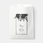 Mitternachtsblut: Eine dunkle Blumenhochzeit Geschenktütchen (Vorderseite)