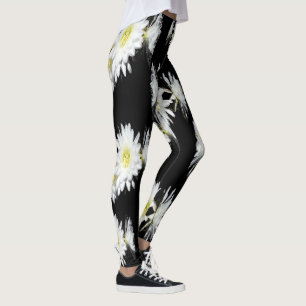 Mitternachtsblüten: Weiße Kakteen-Blume auf Schwar Leggings