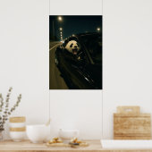 Mitternachtsfahrt – Lustiger Panda in einer Sportw Poster (Küche)