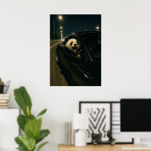 Mitternachtsfahrt – Lustiger Panda in einer Sportw Poster (Heimbüro)