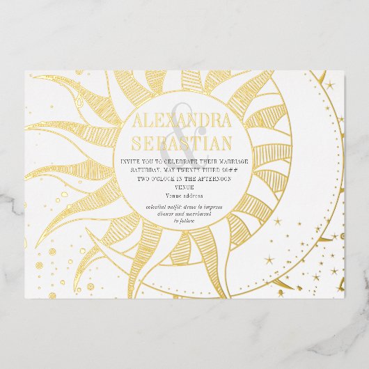 Mitternachtsstars Moon Sun Celestial Wedding Silve Folieneinladung (Vorderseite)