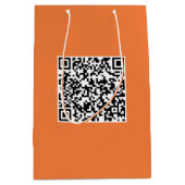 Mittlere Bag mit QR-Code für die Werbeaktion von M Geschenktüte (Vorderseite)