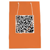 Mittlere Bag mit QR-Code für die Werbeaktion von M Mittlere Geschenktüte (Vorderseite)