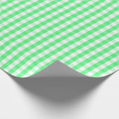 Mittlerer hellgrüner und weißer Gingham Geschenkpapier (Ecke)