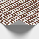 Mittleres Brown und weißes Hahnentrittmuster Geschenkpapier (Ecke)