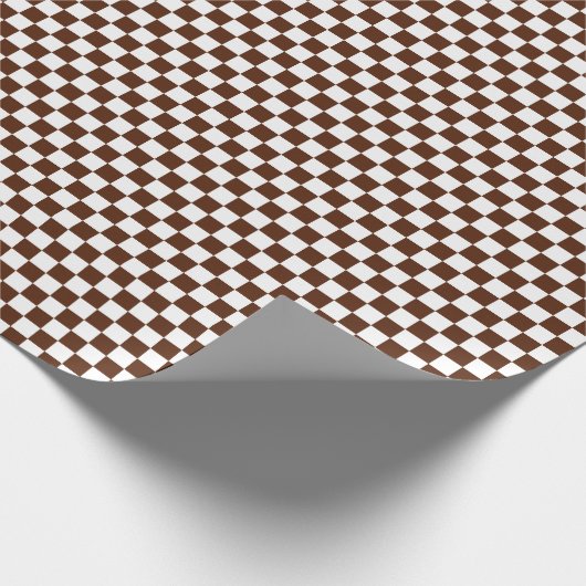 Mittleres Brown und weißes Karo-Verpackungs-Papier Geschenkpapier (Ecke)