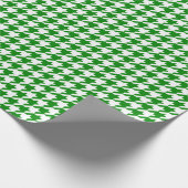 Mittleres grünes und weißes Hahnentrittmuster Geschenkpapier (Ecke)