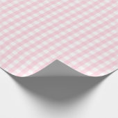 Mittleres hellrosa und weißes Gingham-Packpapier Geschenkpapier (Ecke)
