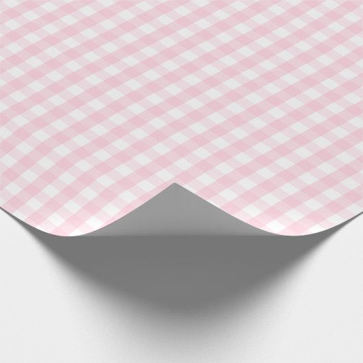 Mittleres hellrosa und weißes Gingham-Packpapier Geschenkpapier (Ecke)