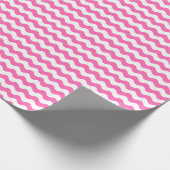 Mittleres rosa und Weiß bewegt Packpapier (Ecke)