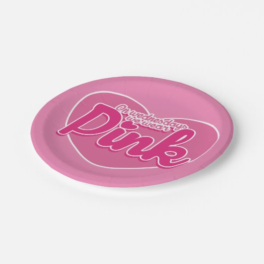 Mittwochs tragen wir rosa pappteller (Schrägansicht)