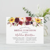 Mixed Floral Burgundy Bridal Luncheon Einladung (Stehend Vorderseite)