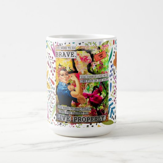 Mixed Media Inspirational Rosie the Riveter Kaffeetasse (Mittel)
