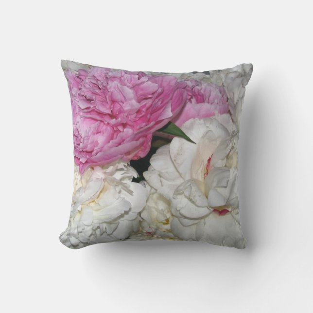 Mixed Peonies Throw Kissen (Vorderseite)