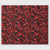 Mixed Red Hearts auf schwarz Geschenkpapier (Flach)