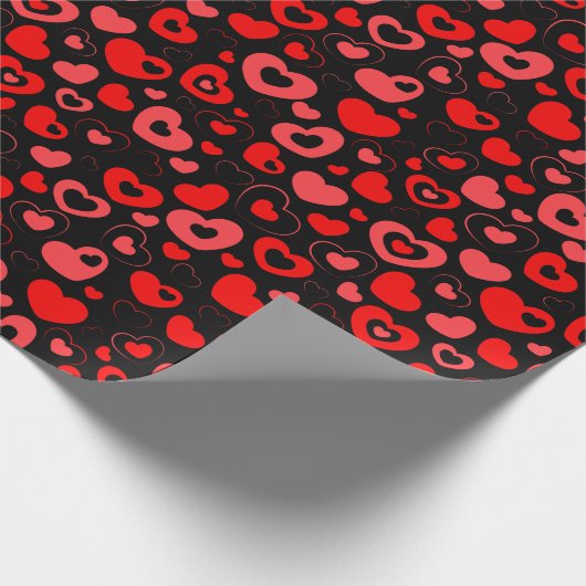 Mixed Red Hearts auf schwarz Geschenkpapier (Ecke)