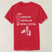 Mixing Ein Cocktail Bar Barkeeper Barmaid Barman B T-Shirt (Design vorne)