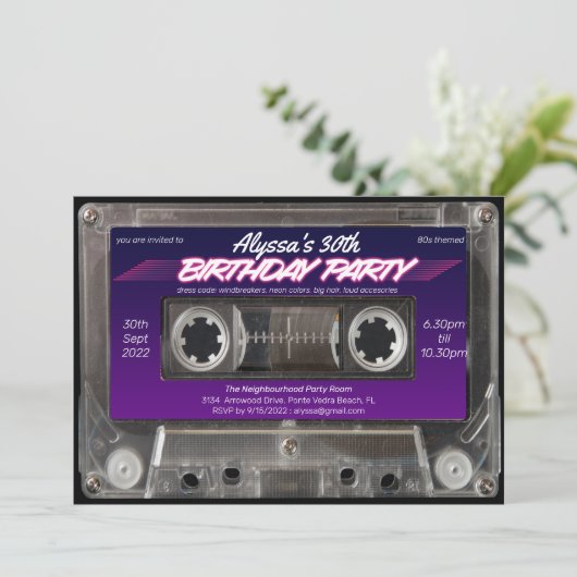 Mixtape Kassette Retro 80er Neon Lila Party Einladung (Stehend Vorderseite)