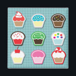 Mmm, Cupcakes! Magnet<br><div class="desc">Eine Vielfalt an Kuchen in verschiedenen Stilen und Aufstrichen. Köstliche Desserts.</div>