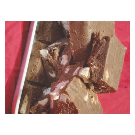 Mmomcherrymarshmallowfuge Tischdecke (Vorderseite (Horizontal))