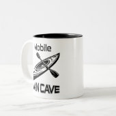 Mobile Man Cave Kayak Zweifarbige Tasse (Vorderseite Links)