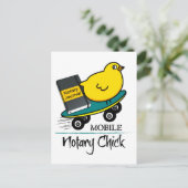 Mobile Notary Chick Riding Skateboard mit Journal Postkarte (Stehend Vorderseite)